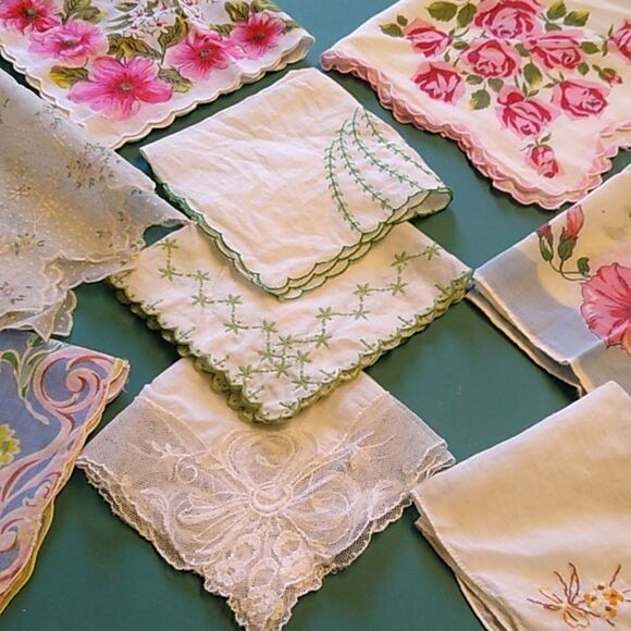 Vintage Handkerchief Lightweight Floral Fancy Embroidered Scalloped Edge - Picture 3 of 13